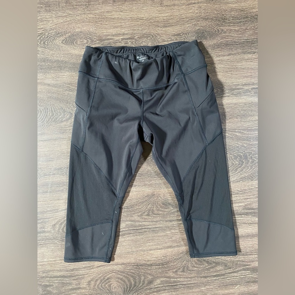 Athleta Womens Black Mesh Sonar Crop Legging Size Large petite Running Yoga Gym